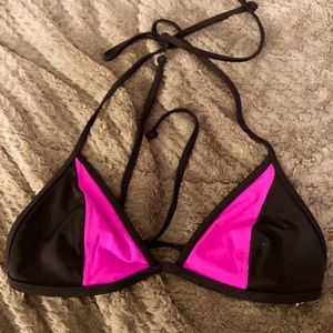 Victoria Secret Pink color blocked bikini top🖤😈